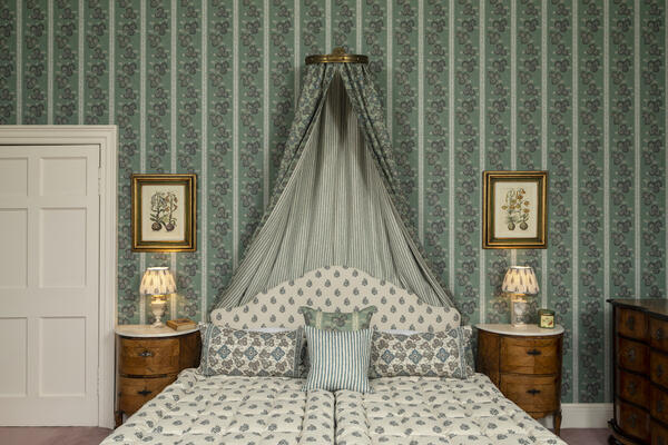 Inchyra Somborne Stripe wallcovering in Teal