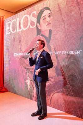 Eduardo Cosentino welcomes attendees to the Éclos launch event