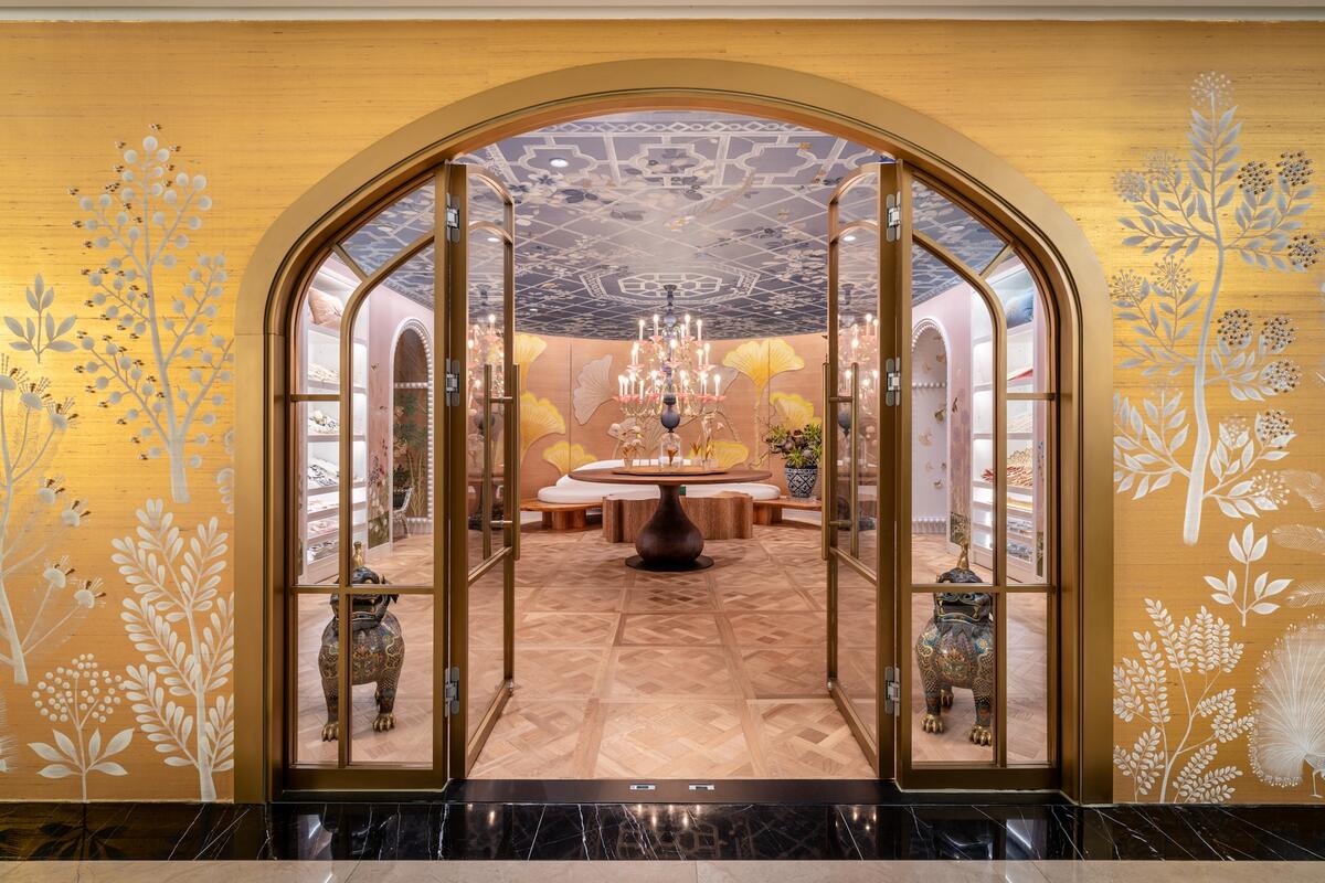 Lumens debuts its first-ever showroom, Perigold heads to Palm Beach and more